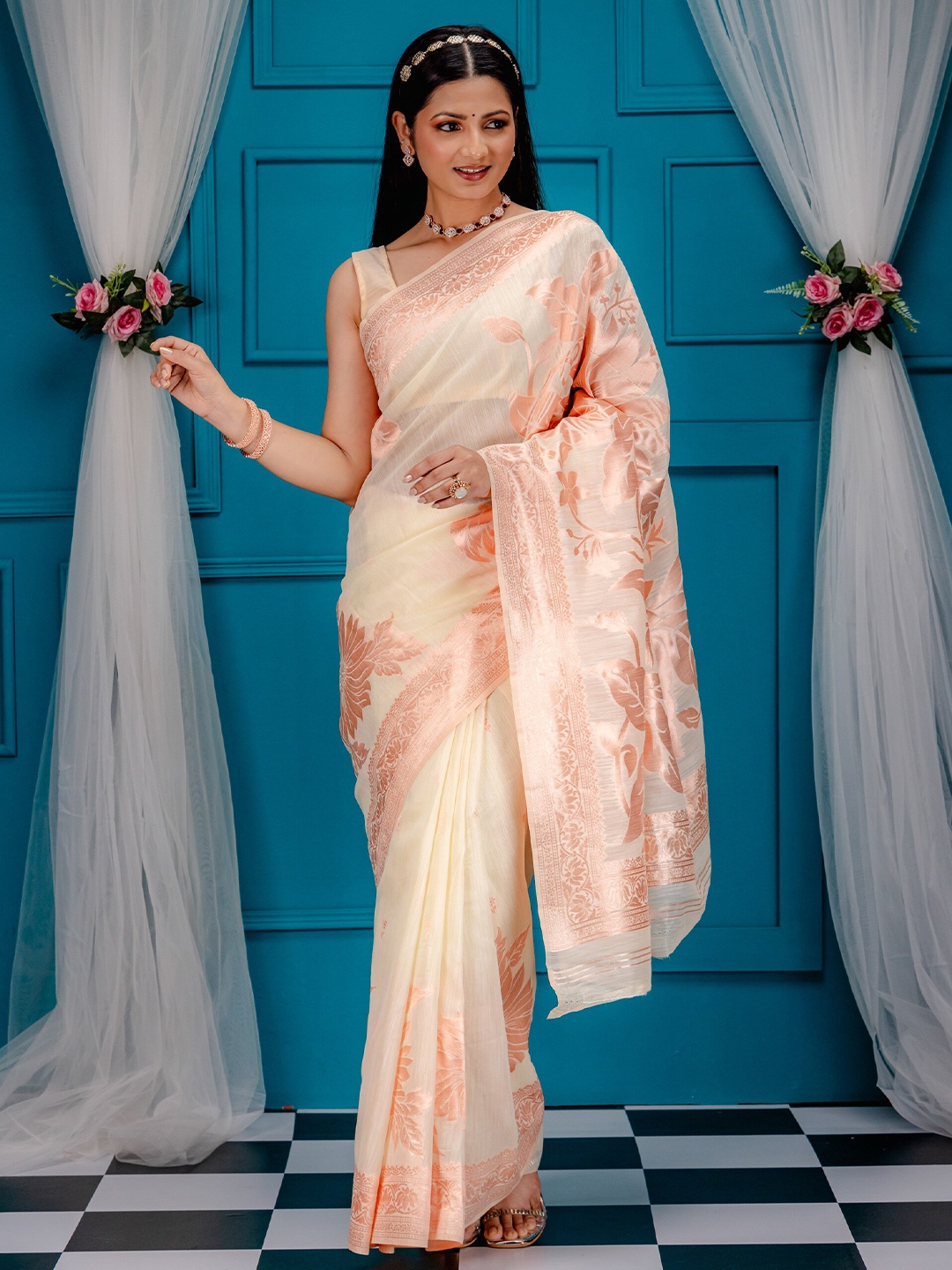 

MIMOSA Ethnic Motifs Woven Design Zari Art Silk Banarasi Saree, Off white