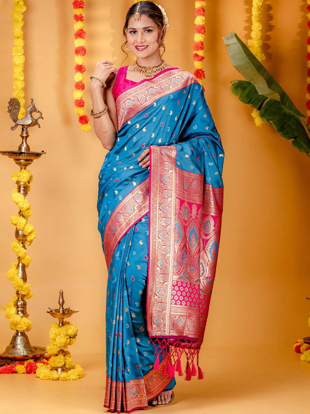

MIMOSA Ethnic Motifs Woven Design Zari Art Silk Kanjeevaram Saree, Blue