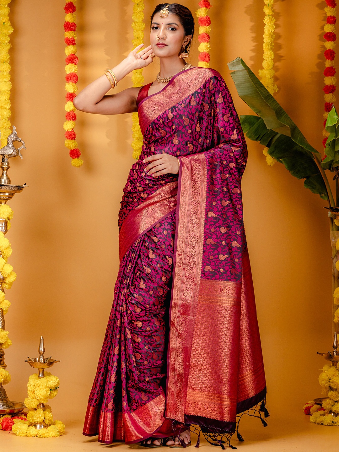 

MIMOSA Floral Woven Design Zari Art Silk Kanjeevaram Saree, Pink