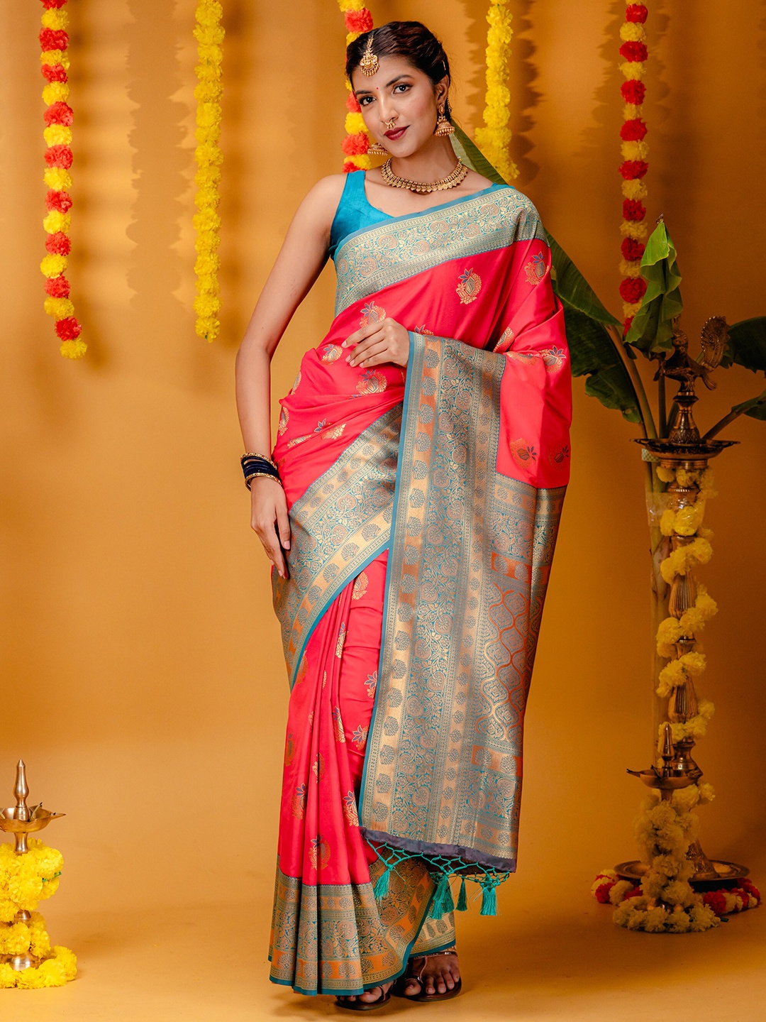 

MIMOSA Ethnic Motifs Woven Design Zari Kanjeevaram Saree, Pink