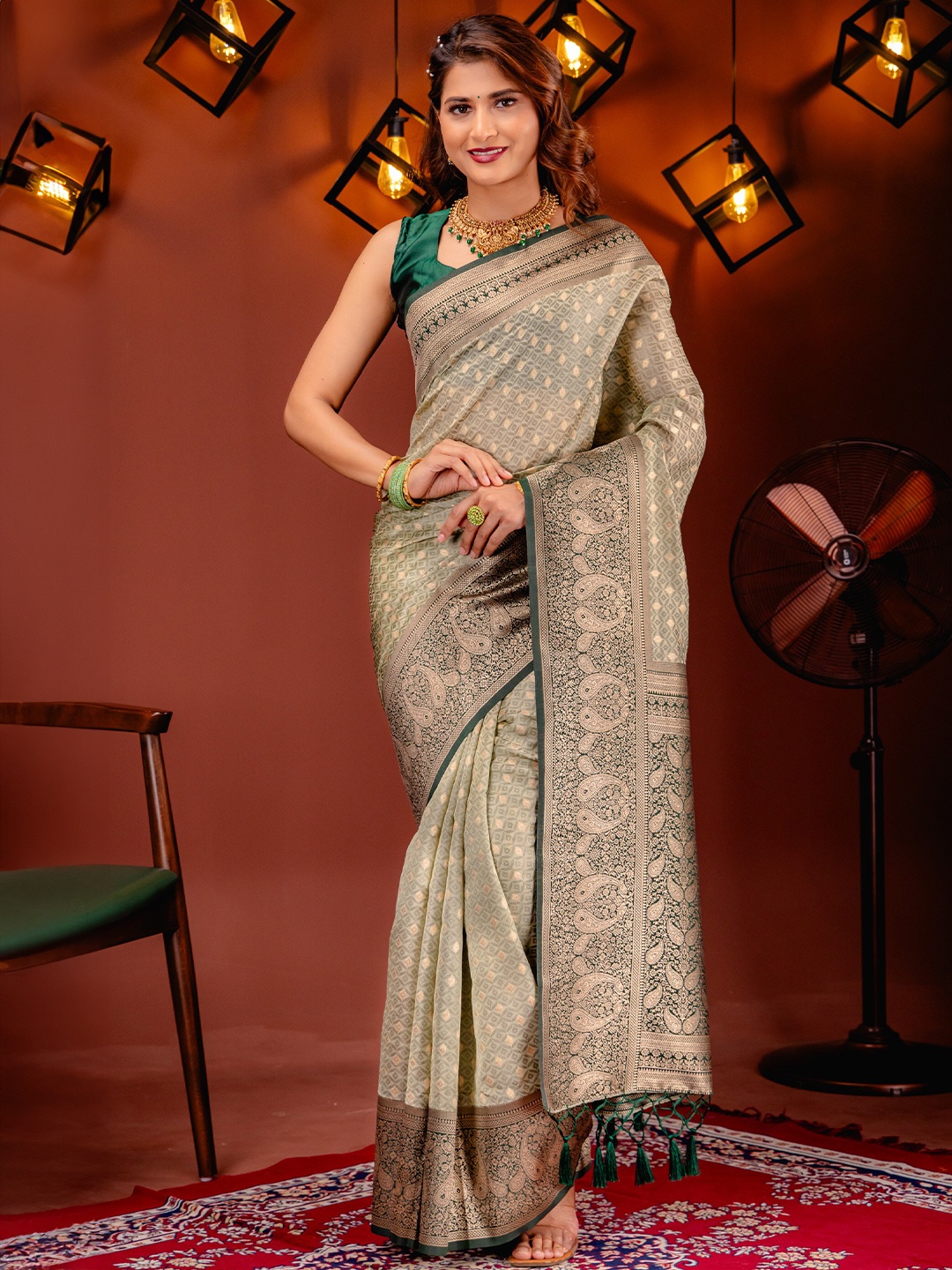 

MIMOSA Ethnic Motifs Zari Art Silk Kanjeevaram Saree, Olive