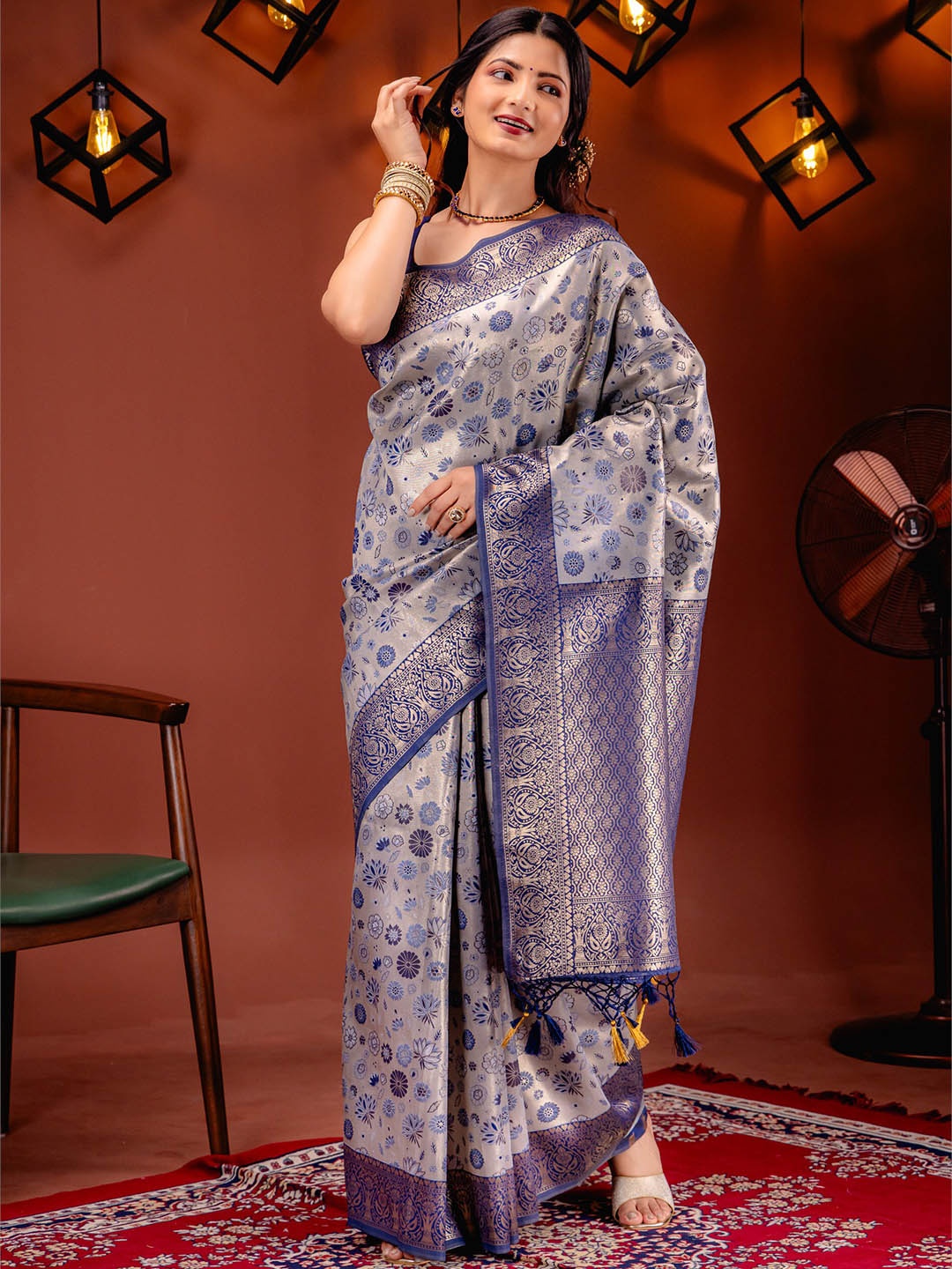 

MIMOSA Woven Design Zari Art Silk Kanjeevaram Saree, Grey