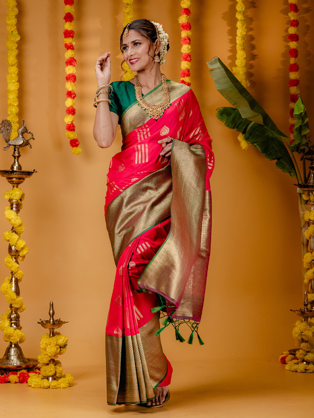 

MIMOSA Ethnic Motifs Woven Design Zari Art Silk Kanjeevaram Saree, Pink