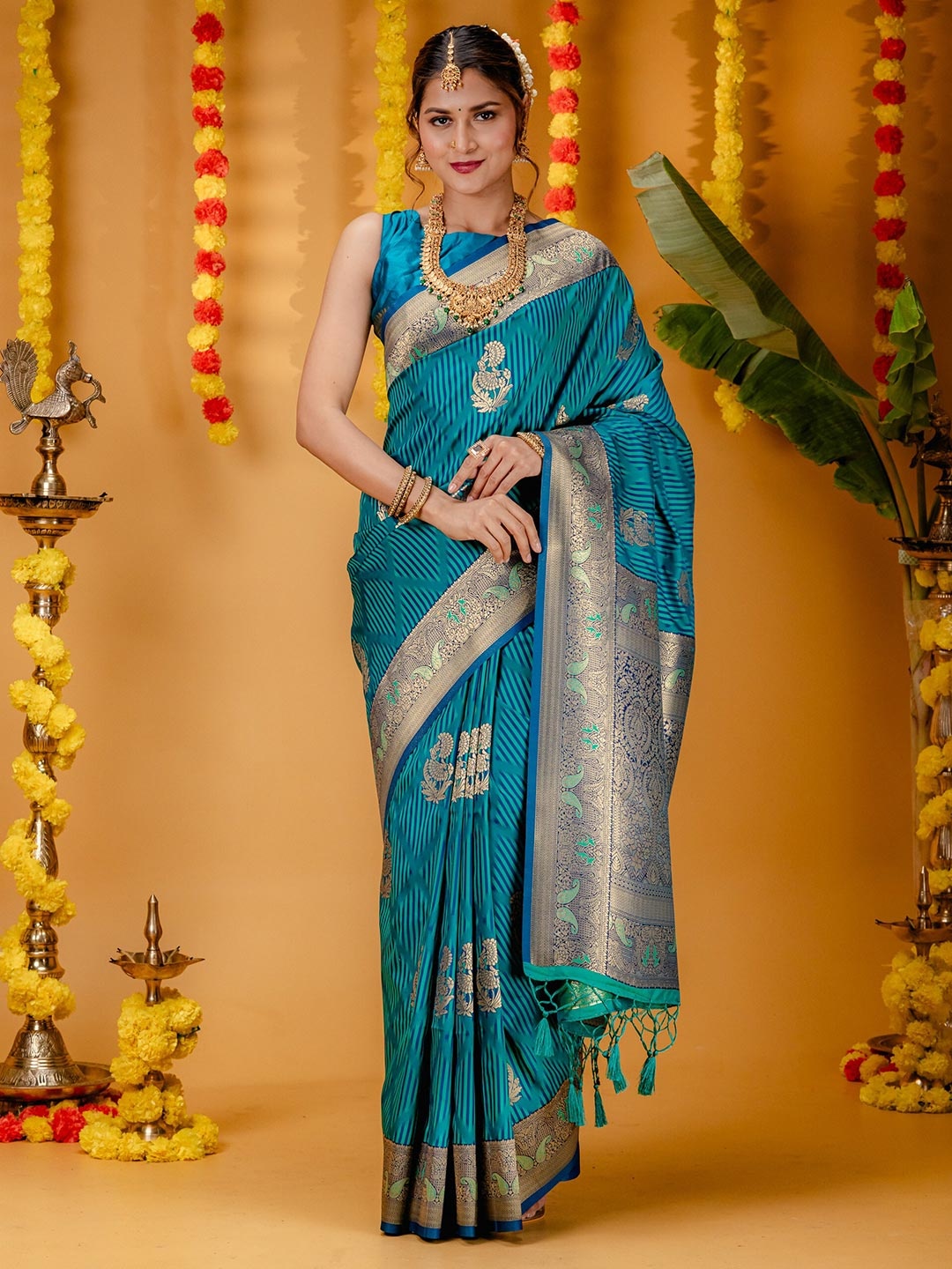 

MIMOSA Ethnic Motifs Woven Design Zari Art Silk Kanjeevaram Saree, Sea green