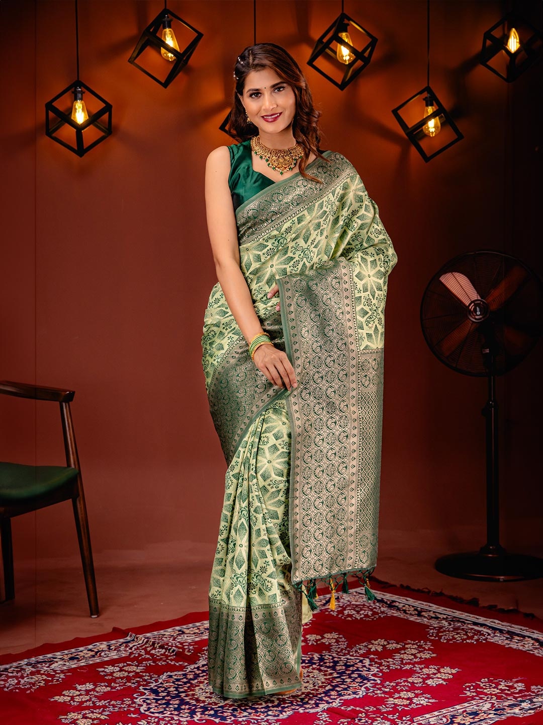 

MIMOSA Ethnic Woven Design Zari Art Silk Kanjeevaram Saree, Olive