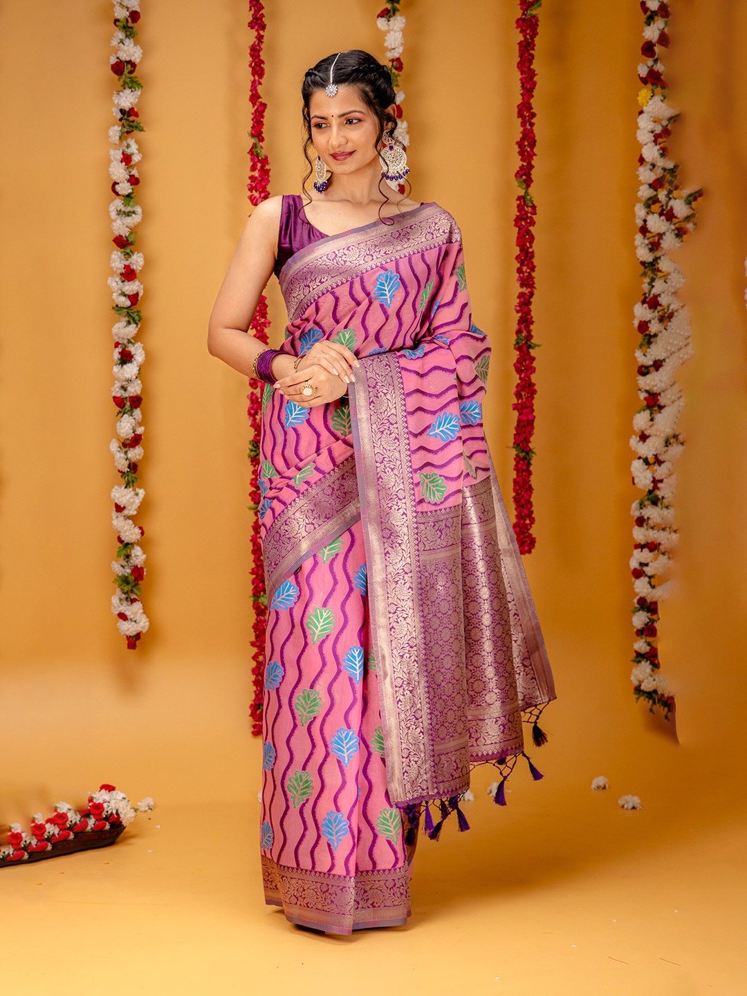 

MIMOSA Ethnic Motifs Woven Design Zari Art Silk Banarasi Saree, Pink