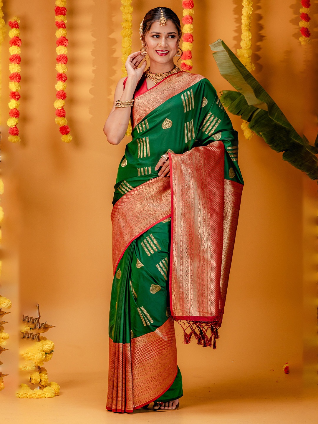 

MIMOSA Ethnic Motifs Zari Art Silk Kanjeevaram Saree, Green