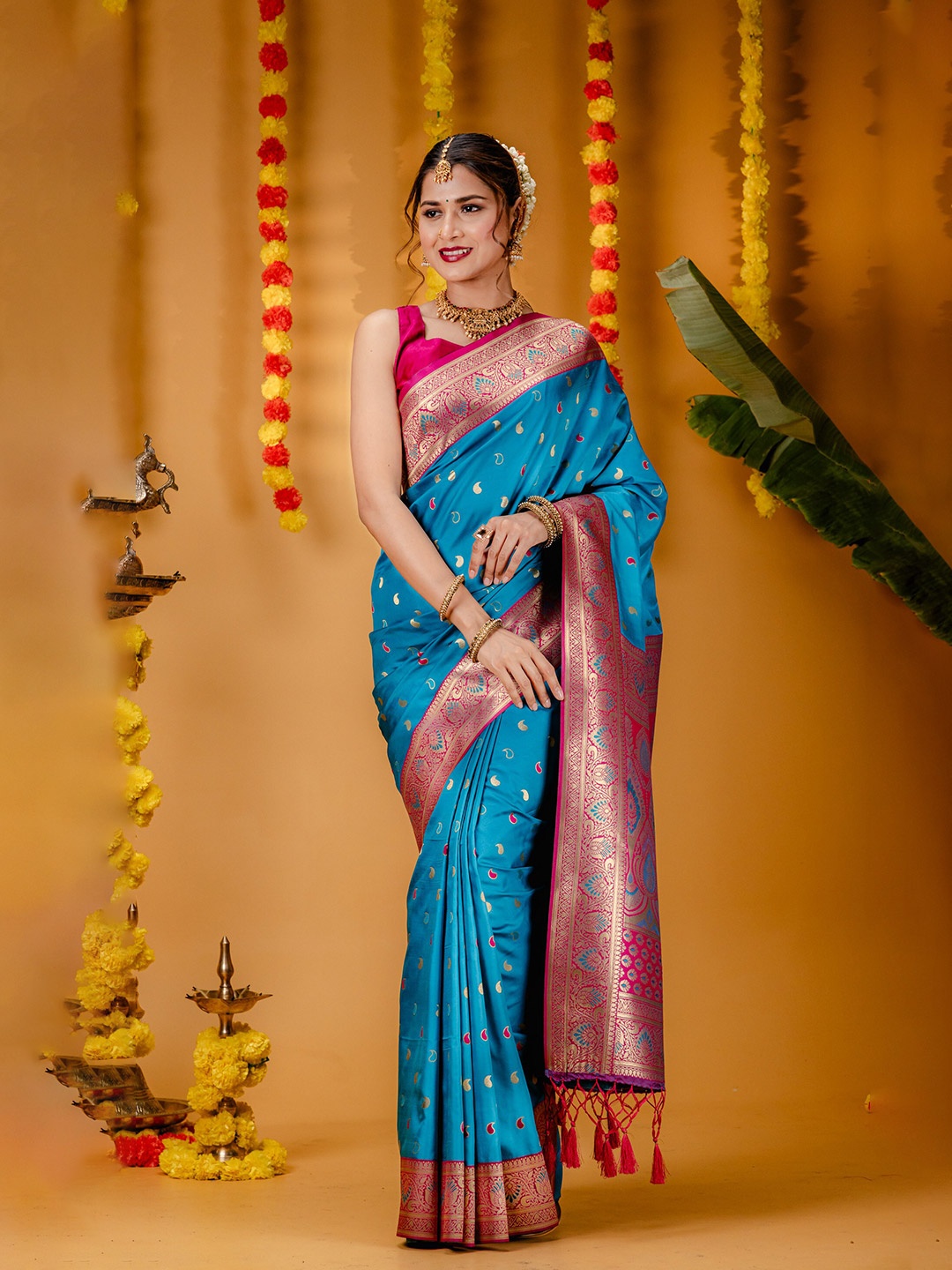 

MIMOSA Woven Design Zari Art Silk Kanjeevaram Saree, Turquoise blue