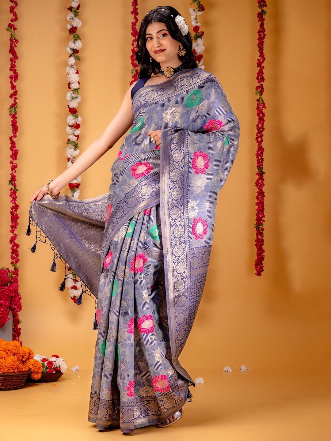 

MIMOSA Ethnic Motifs Woven Design Zari Banarasi Saree, Grey