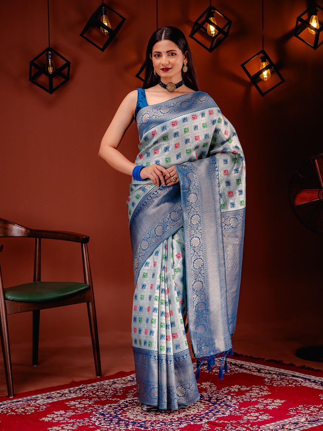 

MIMOSA Woven Design Zari Art Silk Kanjeevaram Saree, Turquoise blue
