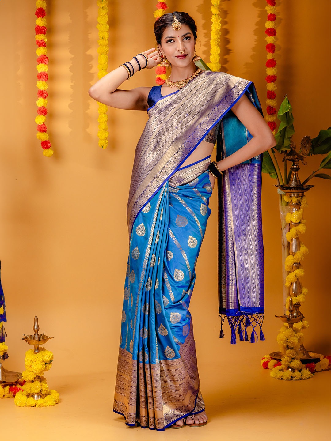 

MIMOSA Floral Woven Design Zari Art Silk Kanjeevaram Saree, Turquoise blue