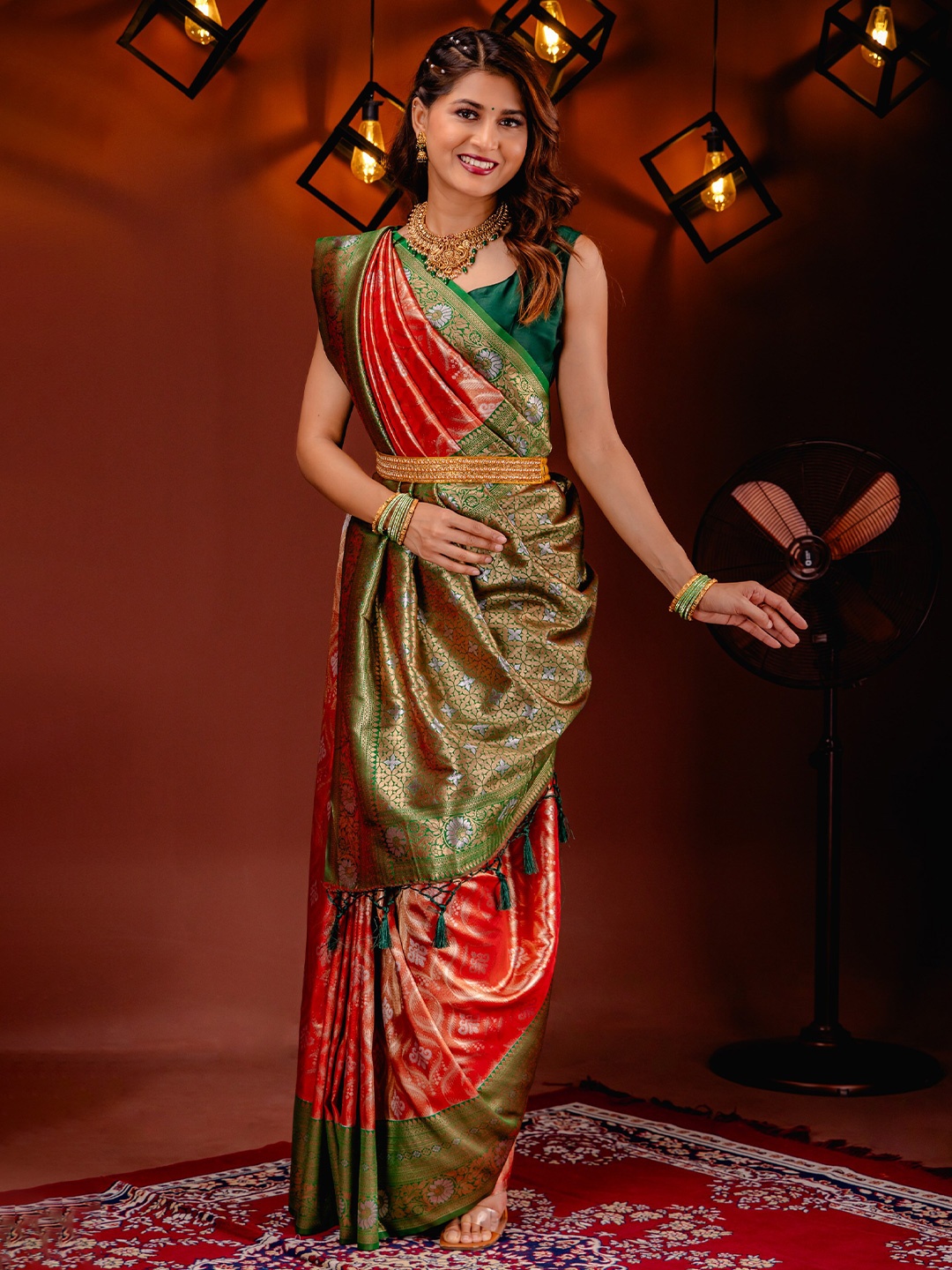 

MIMOSA Woven Design Zari Art Silk Kanjeevaram Saree, Maroon