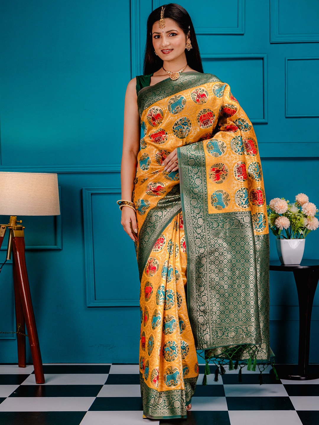 

MIMOSA Ethnic Motifs Woven Design Zari Patola Saree, Gold