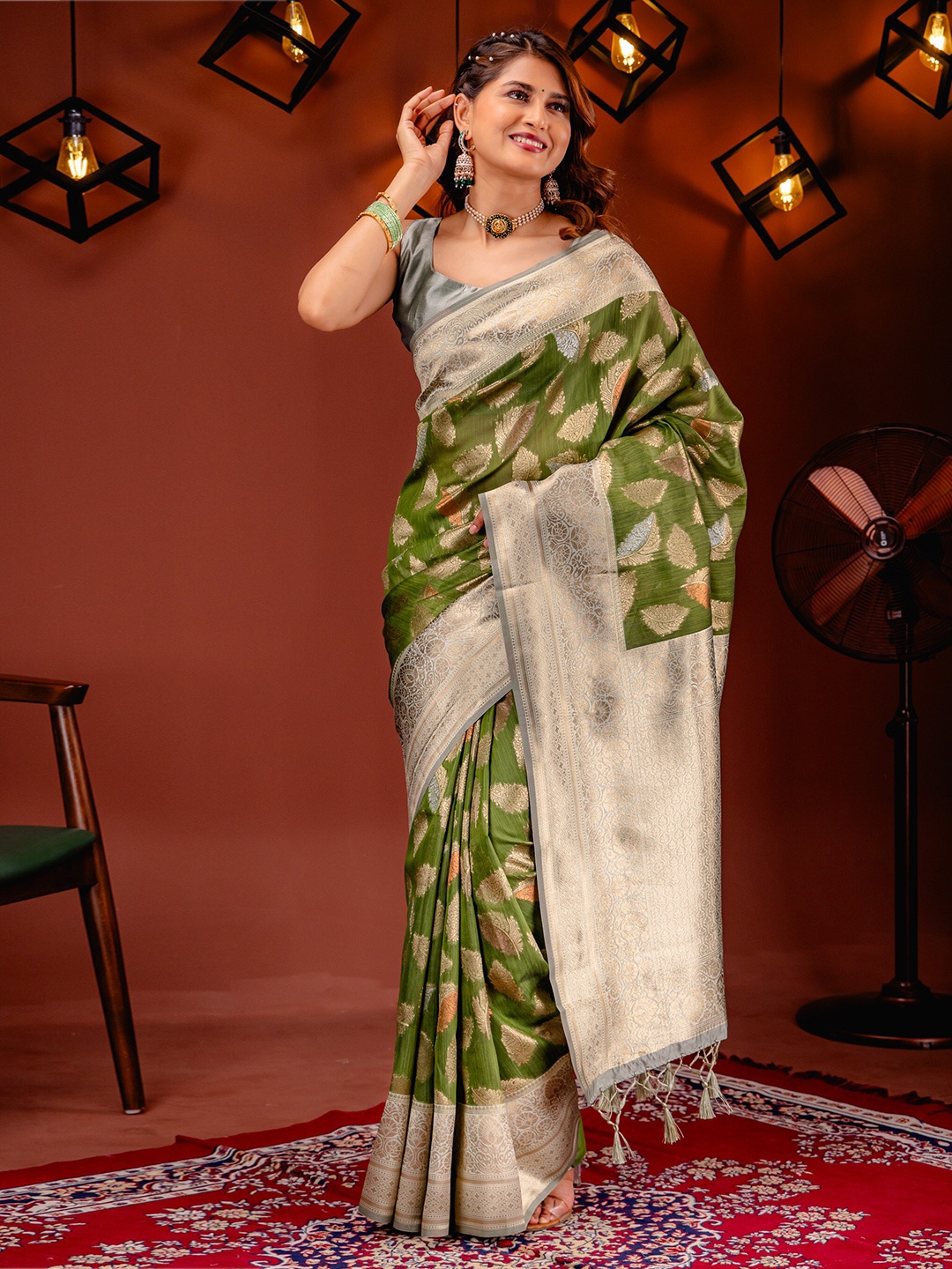 

MIMOSA Ethnic Motifs Woven Design Zari Kanjeevaram Saree, Olive