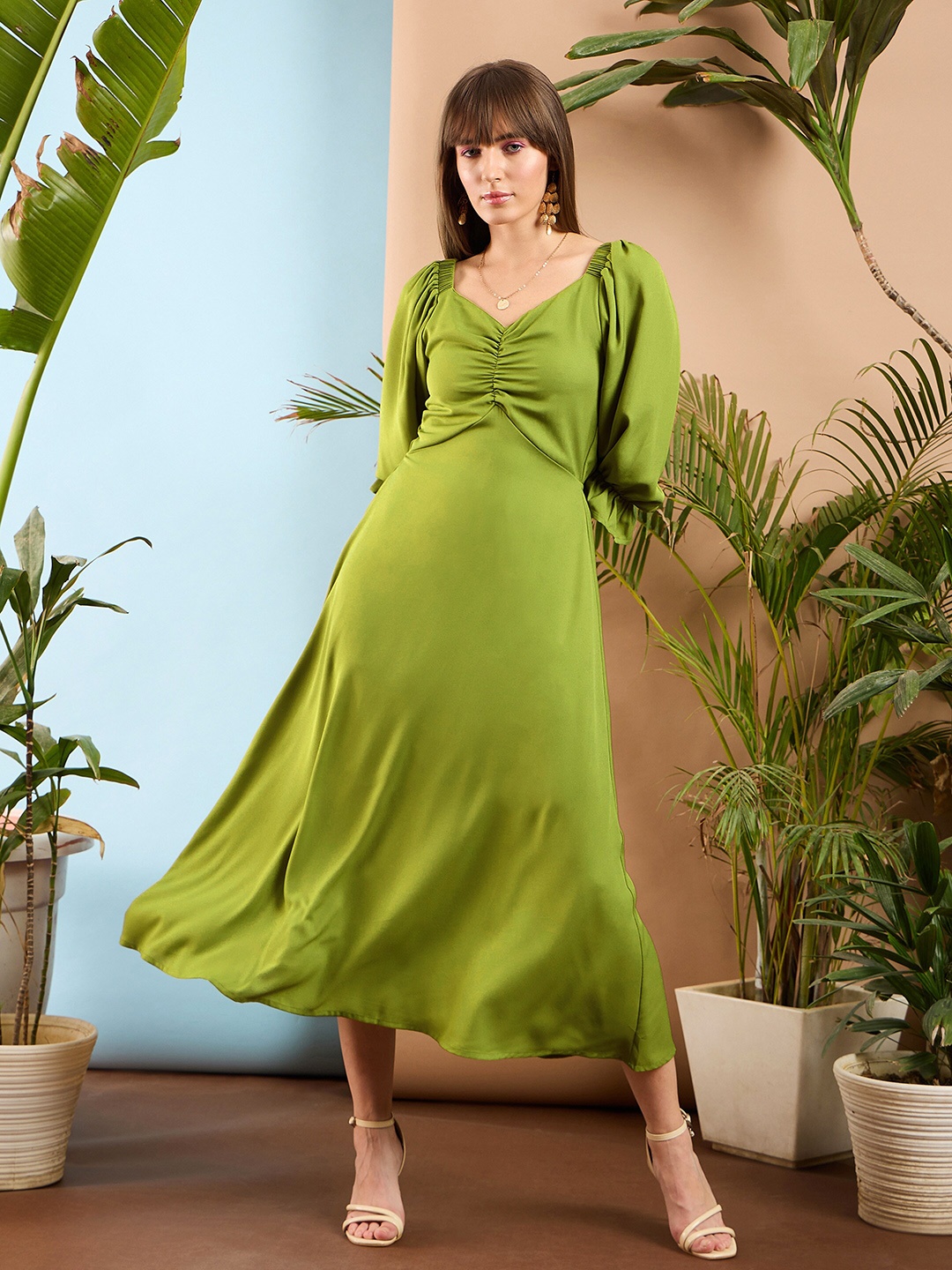 

SASSAFRAS Puff Sleeves Ruched Cut Out A-Line Midi Dress, Olive