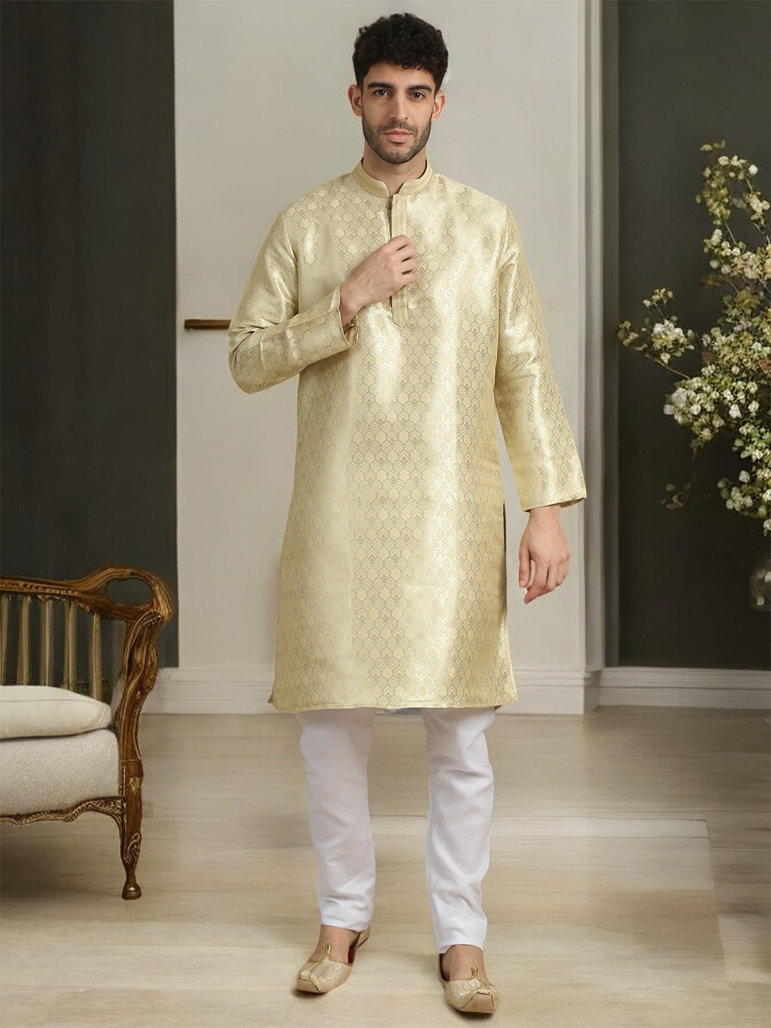 

TATTVA Ethnic Motifs Thread Work Mandarin Collar Kurta With Pyjama, Gold