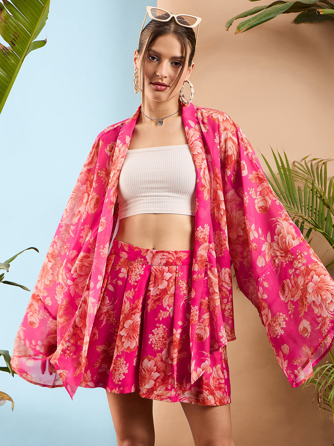 

SASSAFRAS Floral Printed V-Neck Shrug With Shorts, Pink