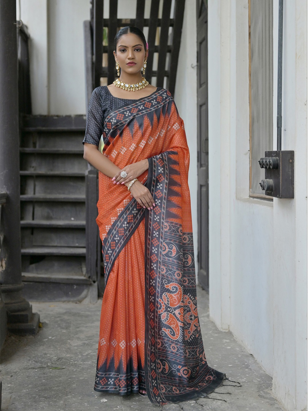

VISHNU WEAVES Bandhani Printed Tussar Silk Saree, Red