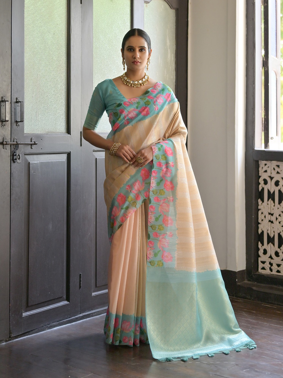 

VISHNU WEAVES Floral Woven Design Printed Zari Pure Silk Banarasi Saree, Turquoise blue