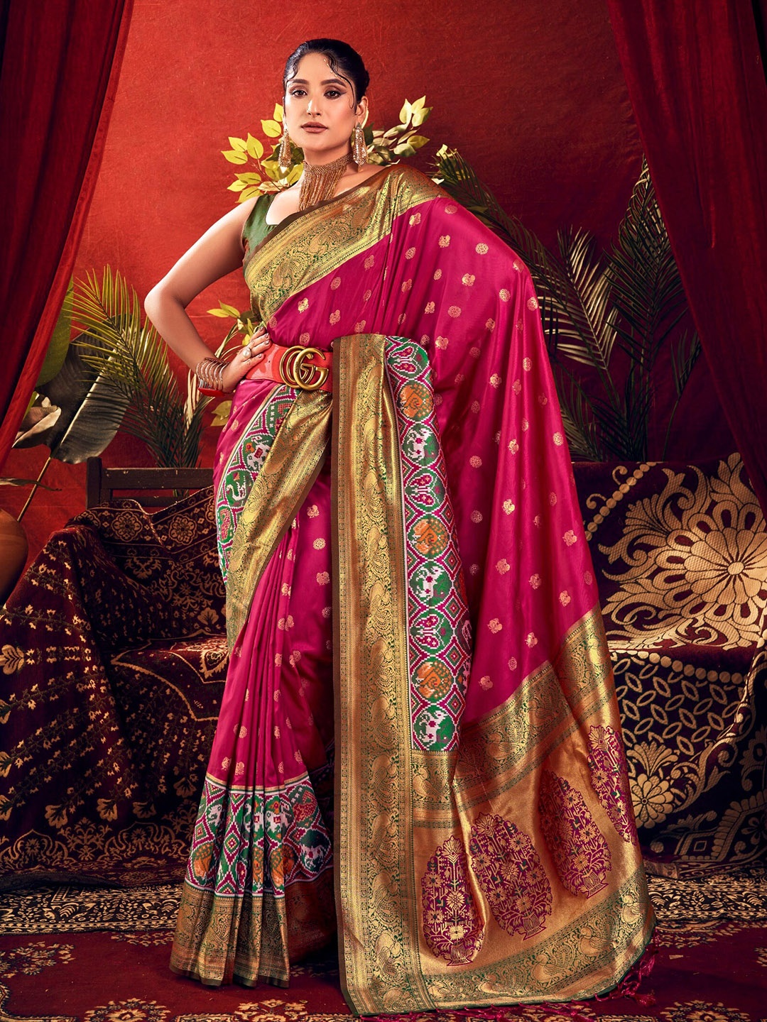 

VISHNU WEAVES Ethnic Motifs Woven Design Zari Pure Silk Paithani Saree, Burgundy