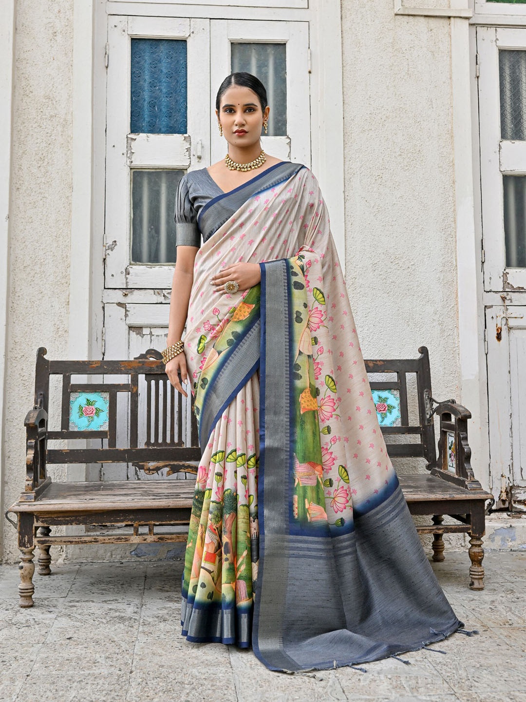 

VISHNU WEAVES Floral Printed Woven Design Zari Tussar Saree, Blue