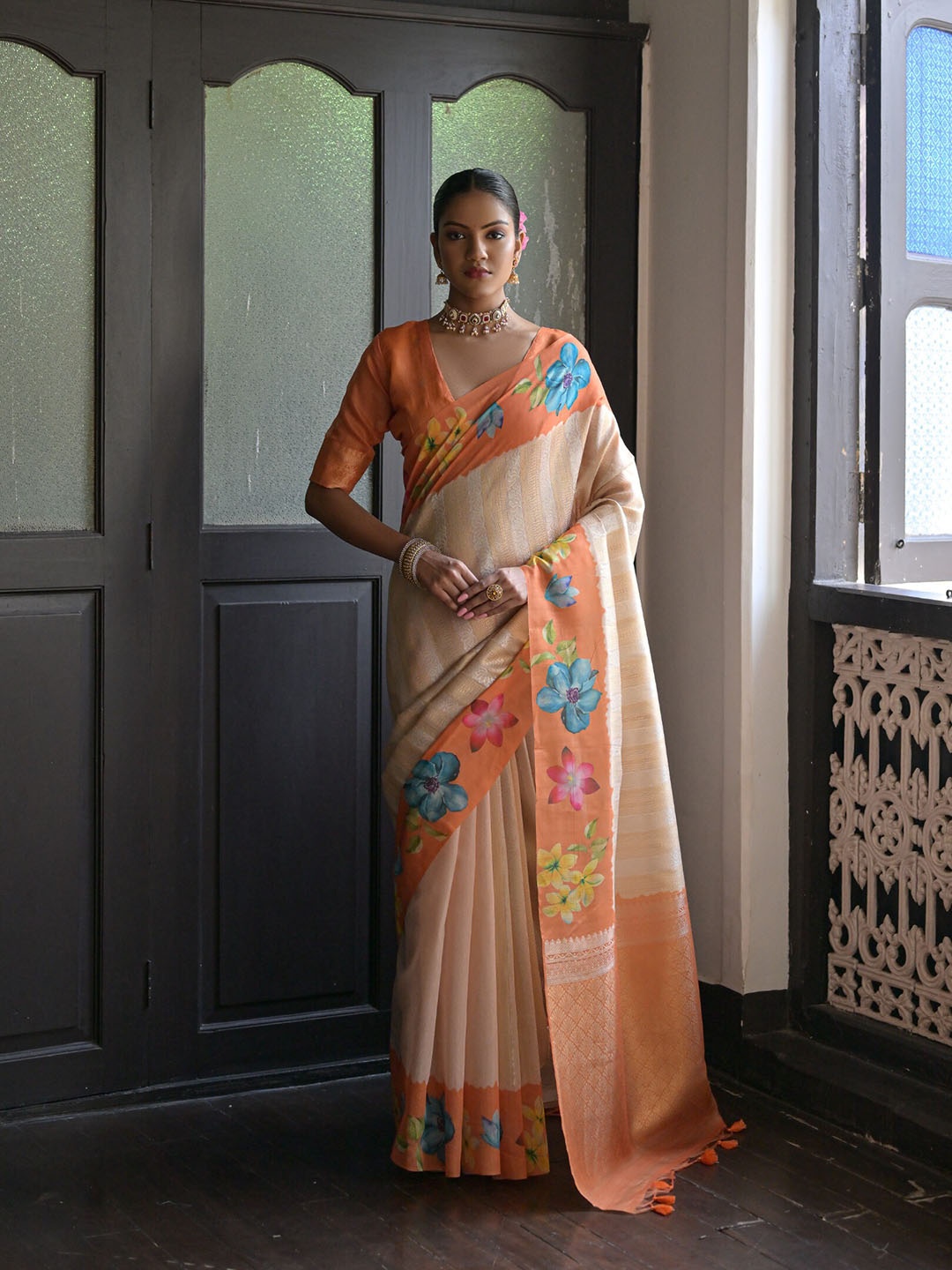 

VISHNU WEAVES Floral Printed Pure Silk Banarasi Saree, Orange