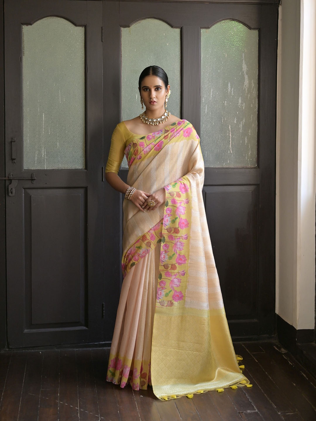 

VISHNU WEAVES Ethnic Motifs Woven Design Pure Silk Banarasi Saree, Yellow