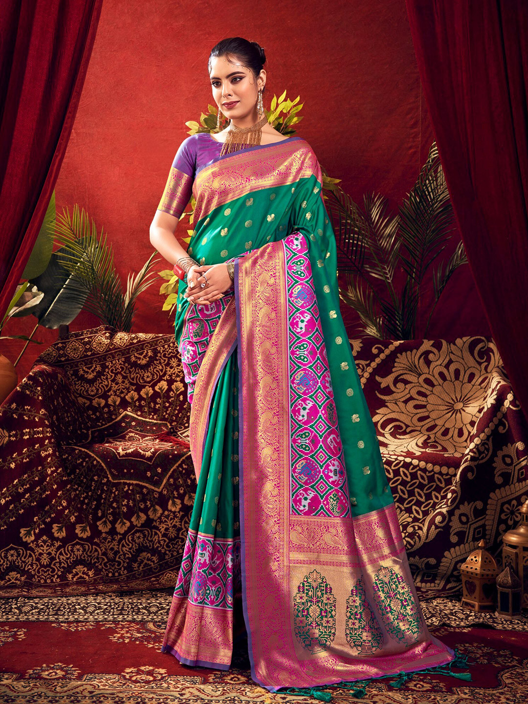 

VISHNU WEAVES Woven Design Zari Pure Silk Paithani Saree, Teal