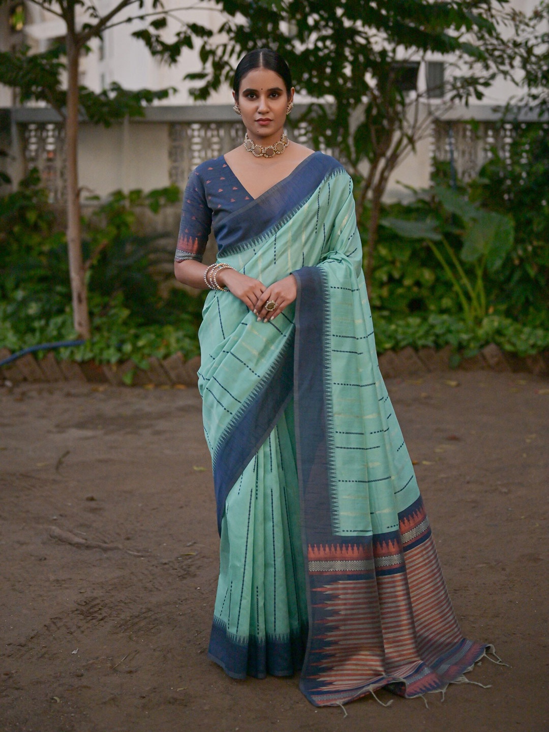 

VISHNU WEAVES Woven Design Zari Bhagalpuri Saree, Sea green