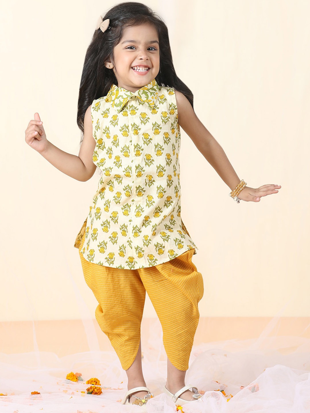

Sangria Girls Floral Printed Pure Cotton Sleeveless Kurta With Dhoti pant, Yellow