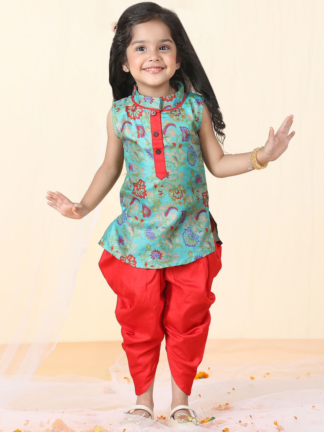 

Sangria Girls Green Floral Printed Pure Cotton Straight Kurta With Dhoti Pant