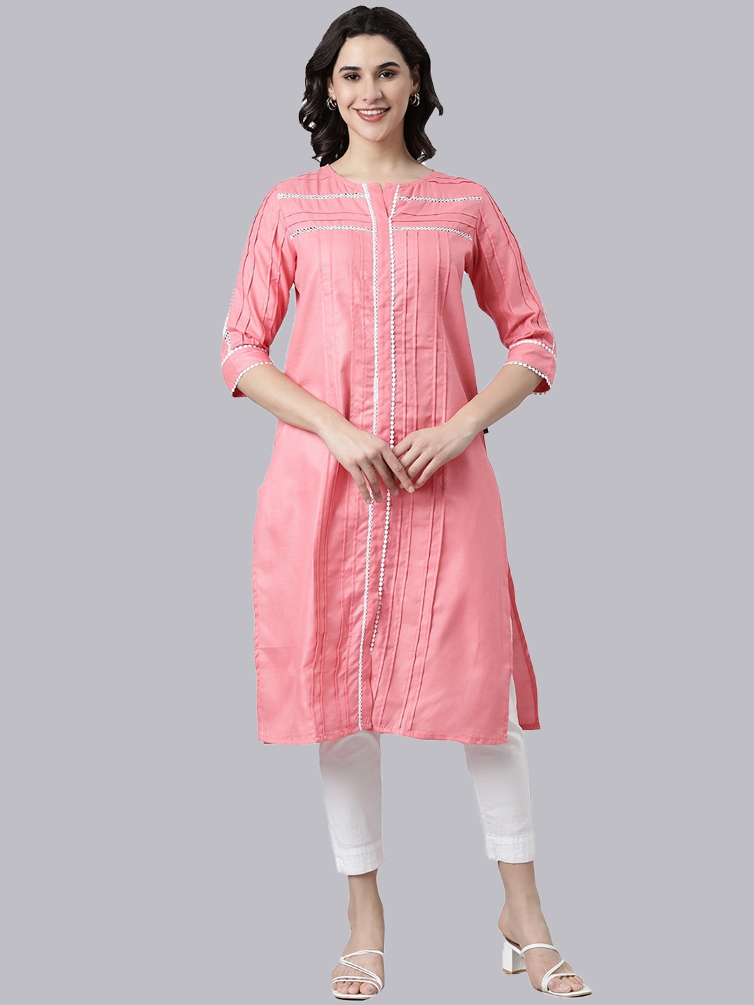 

Samhitas Geometric Embroidered Kurta, Pink