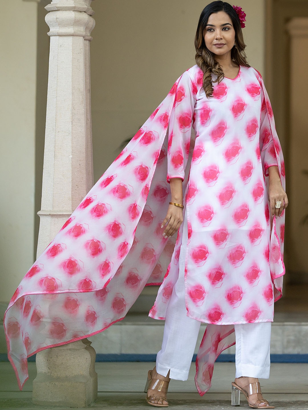 

ASPORA Floral Printed Regular Kurta with Trousers & With Dupatta, White