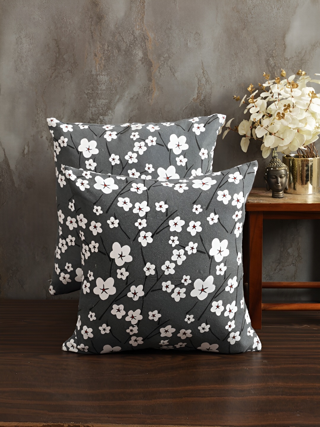 

Aura Black & White 2Pcs Floral Cotton Square Cushion Covers