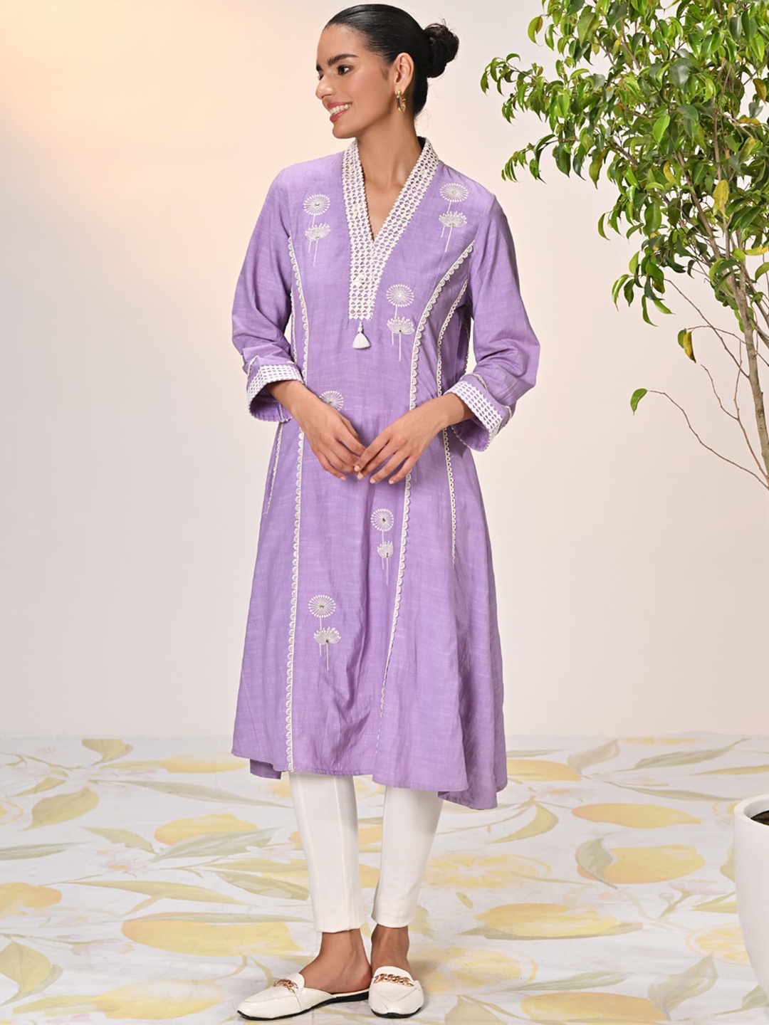 

Lakshita Floral Embroidered Anarkali Cotton Kurta, Mauve