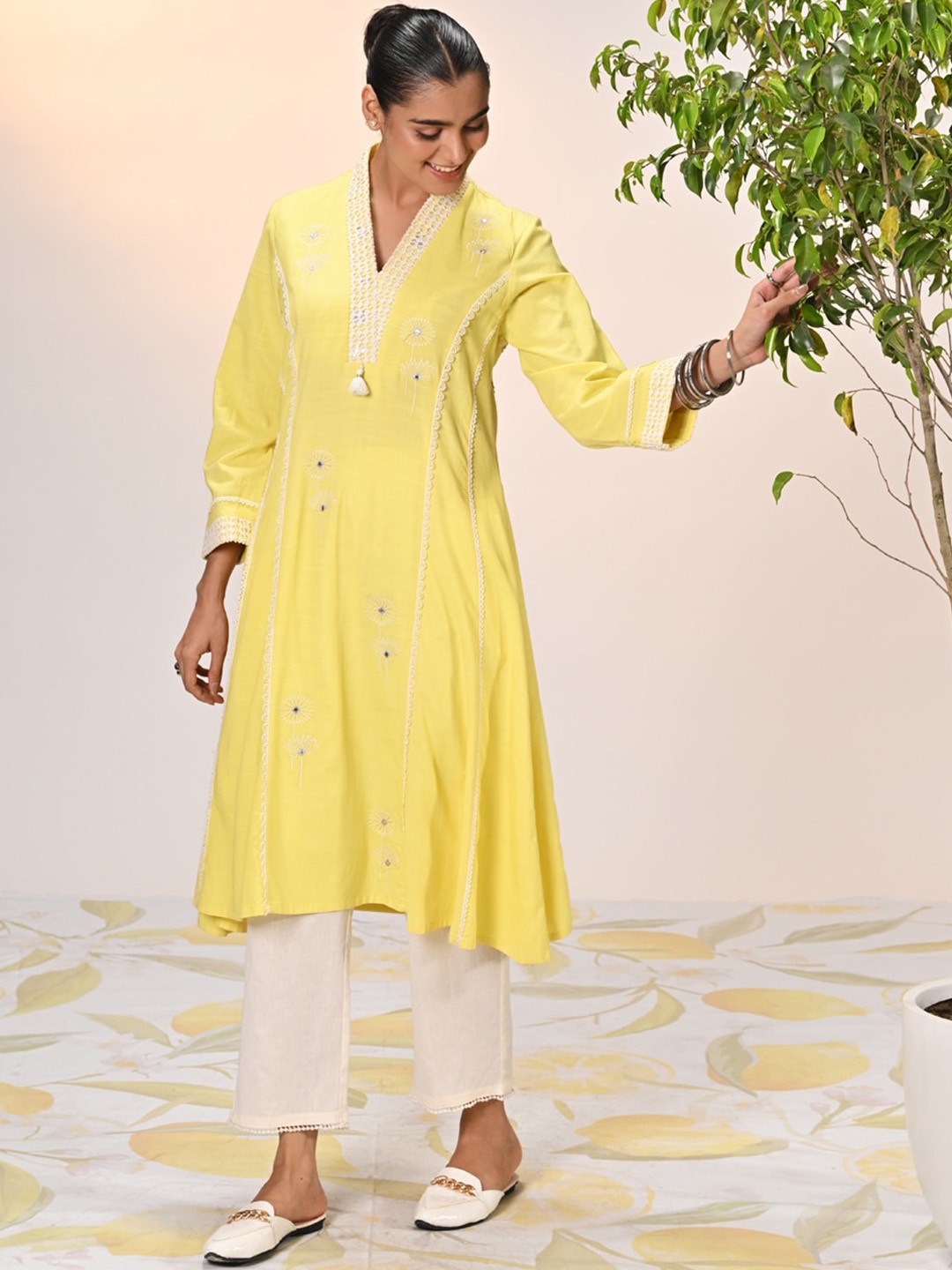 

Lakshita Embroidered V-Neck Long Sleeves Thread Work Cotton Kurta, Yellow