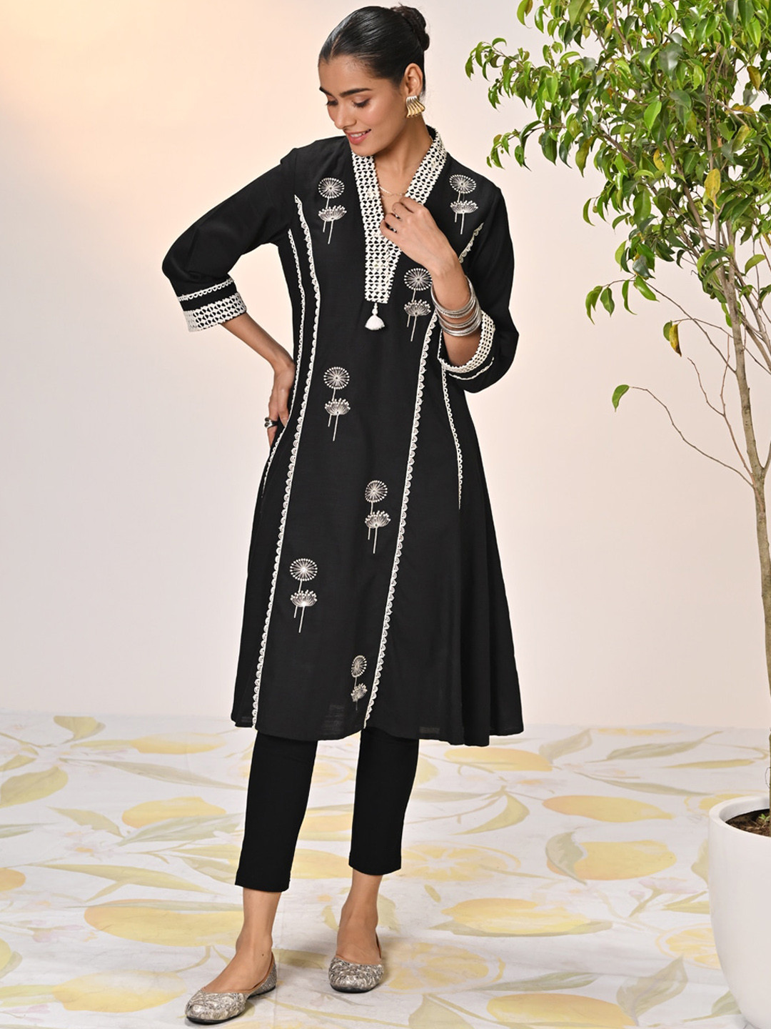 

Lakshita Embroidered V-Neck Three-Quarter Sleeves Thread Work Cotton Kurta, Black