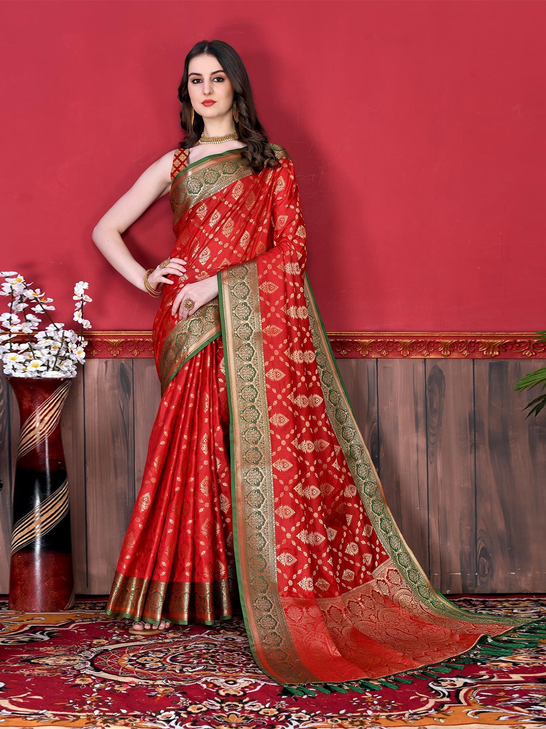 

PATIALAPICKS Woven Design Zari Pure Silk Paithani Saree, Red