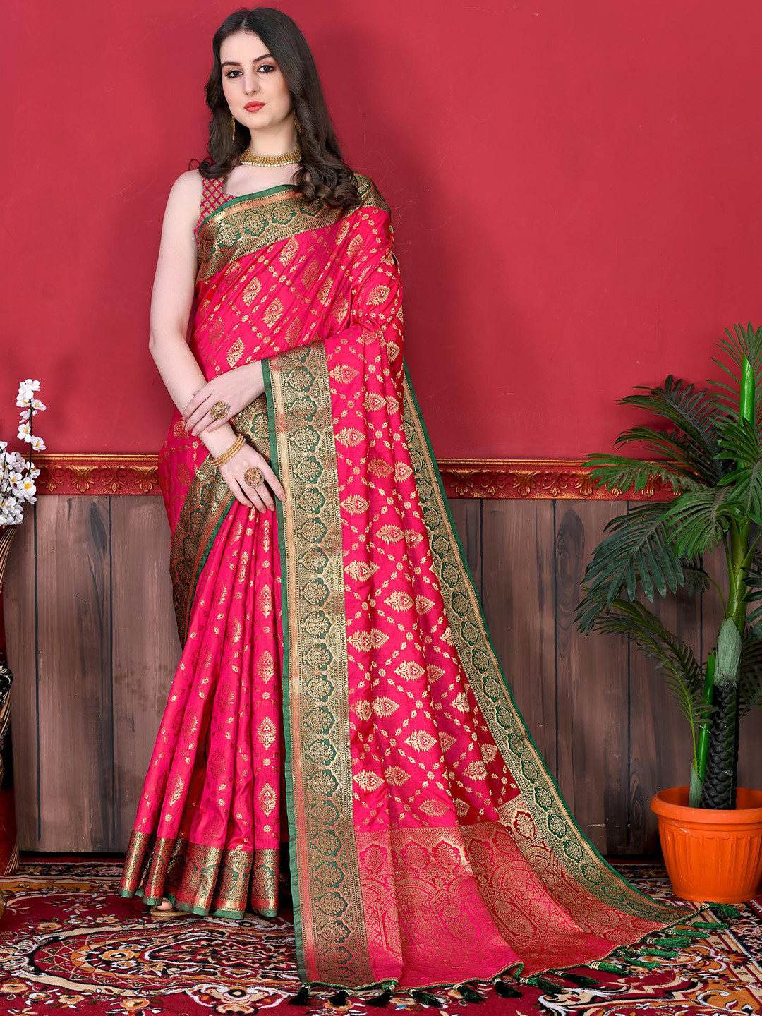 

PATIALAPICKS Woven Design Zari Pure Silk Paithani Saree, Pink
