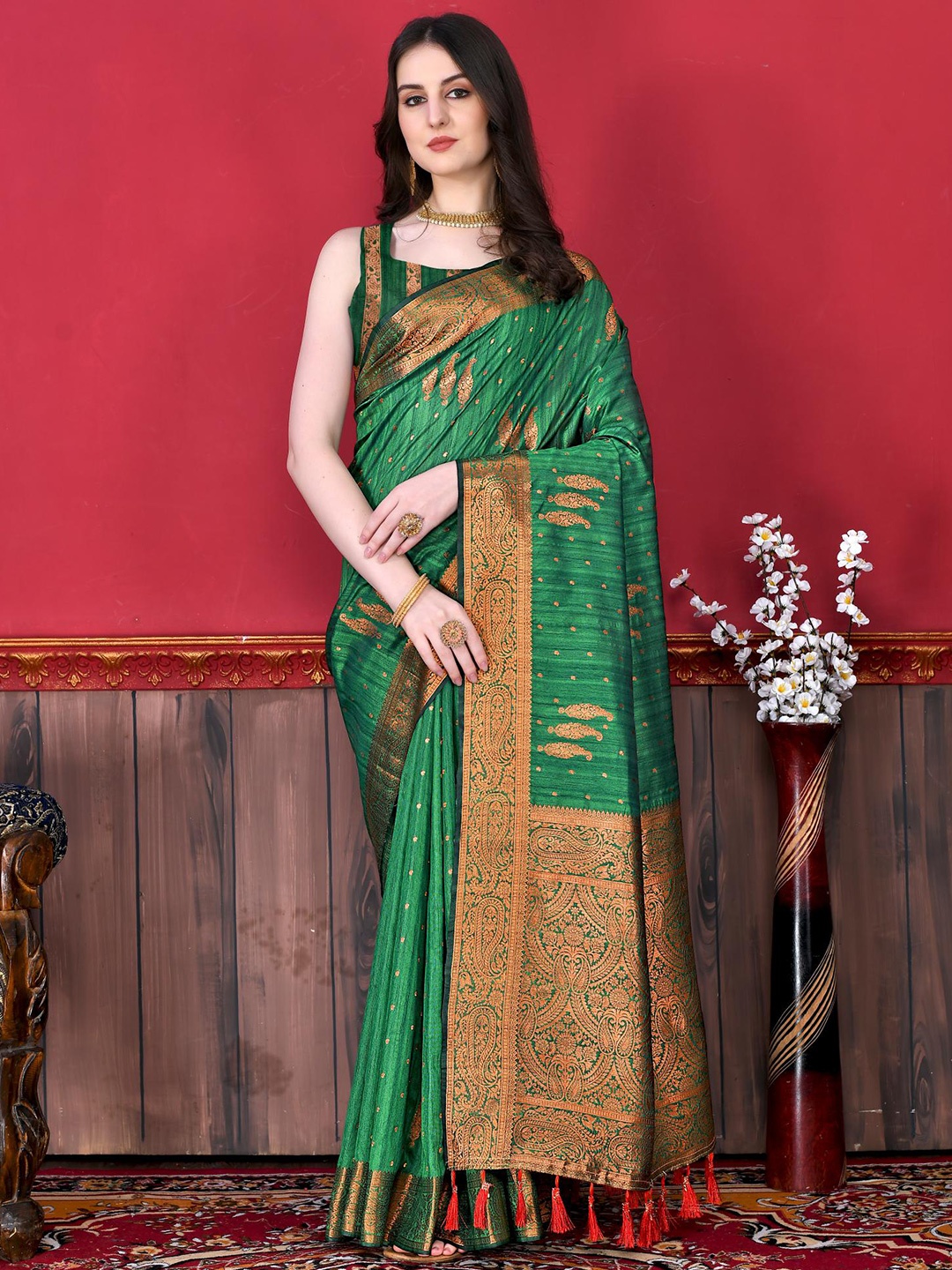 

PATIALAPICKS Woven Design Zari Pure Silk Paithani Saree, Green