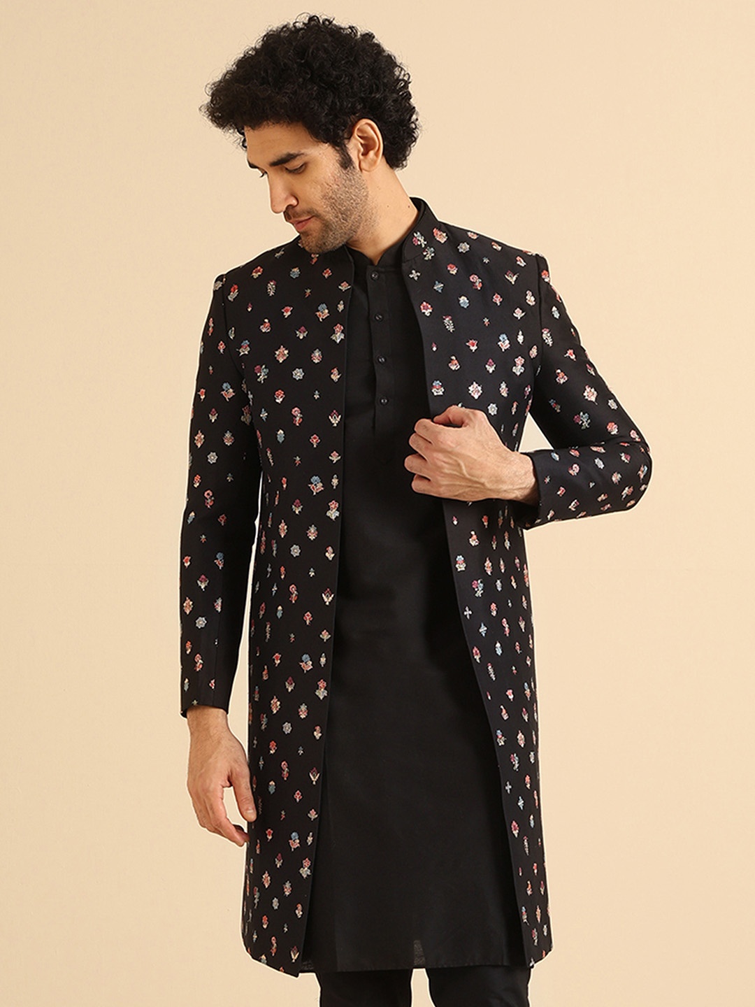 

KISAH Floral Embroidered Mandarin Collar Long Sleeves Sherwani, Black