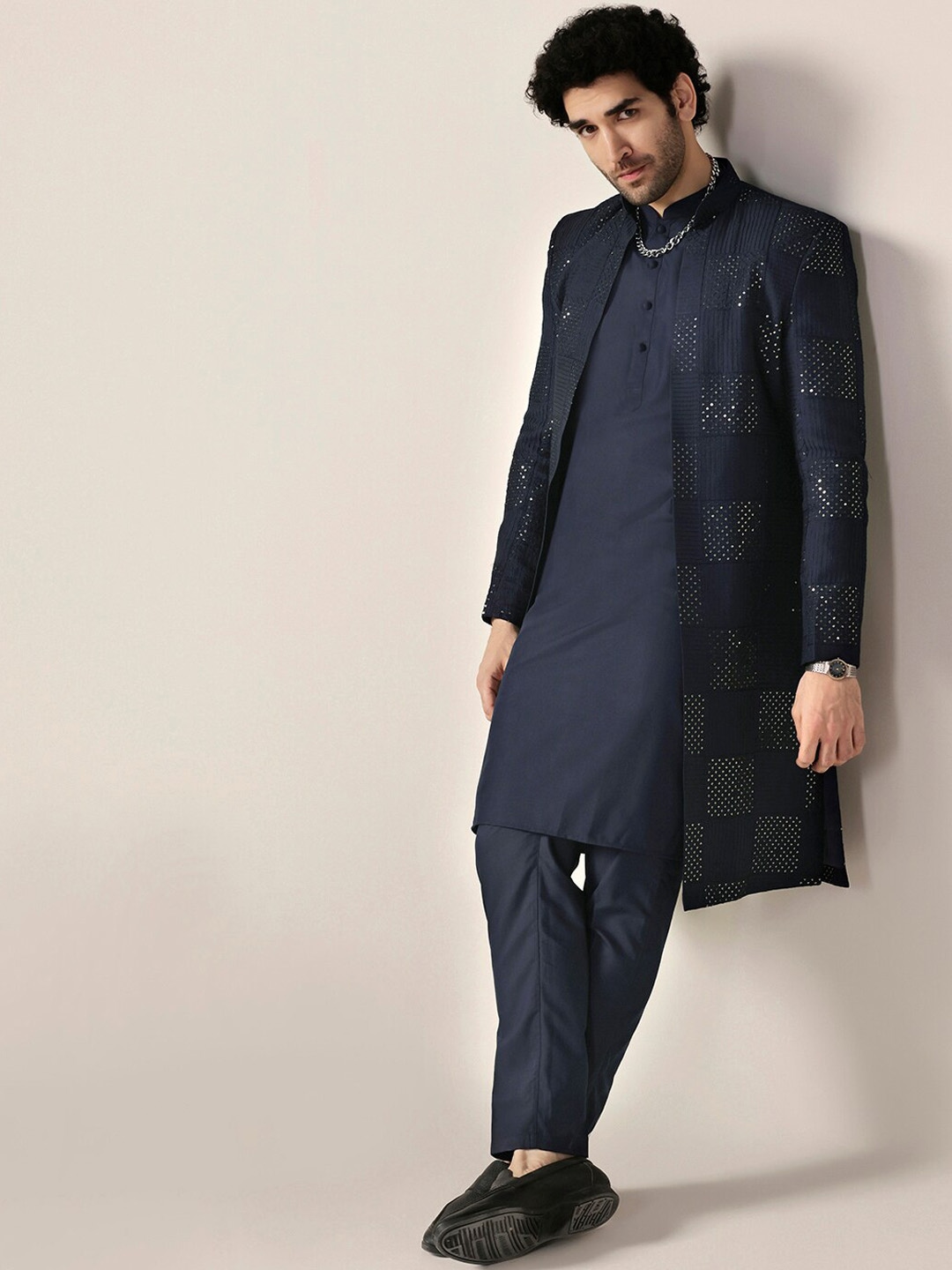 

KISAH Geometric Embroidered Mandarin Collar Sherwani Jacket, Navy blue