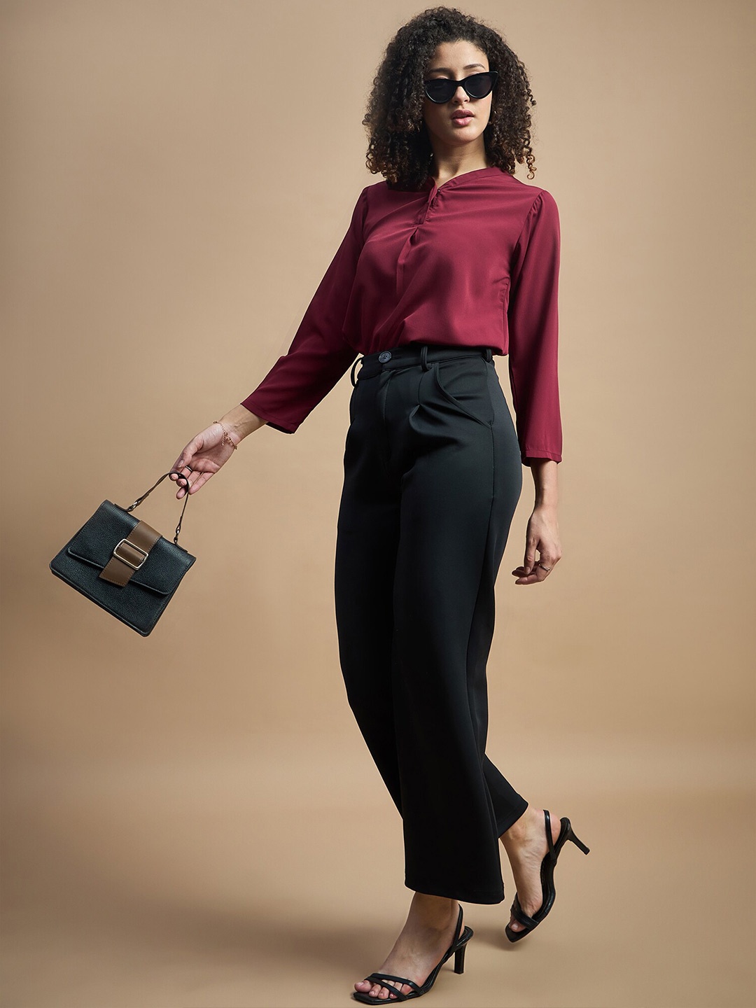 

The Roadster Lifestyle Co. Maroon V-Neck Long Sleeves Top
