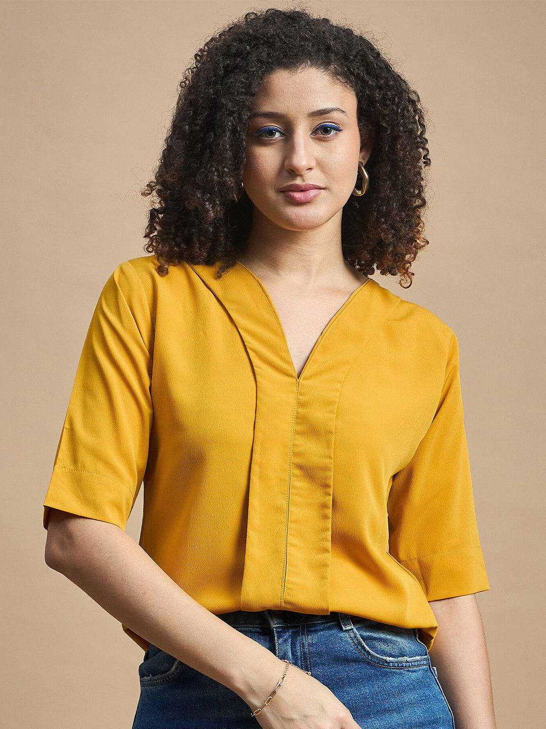 

The Roadster Lifestyle Co. V-Neck Regular Top, Yellow