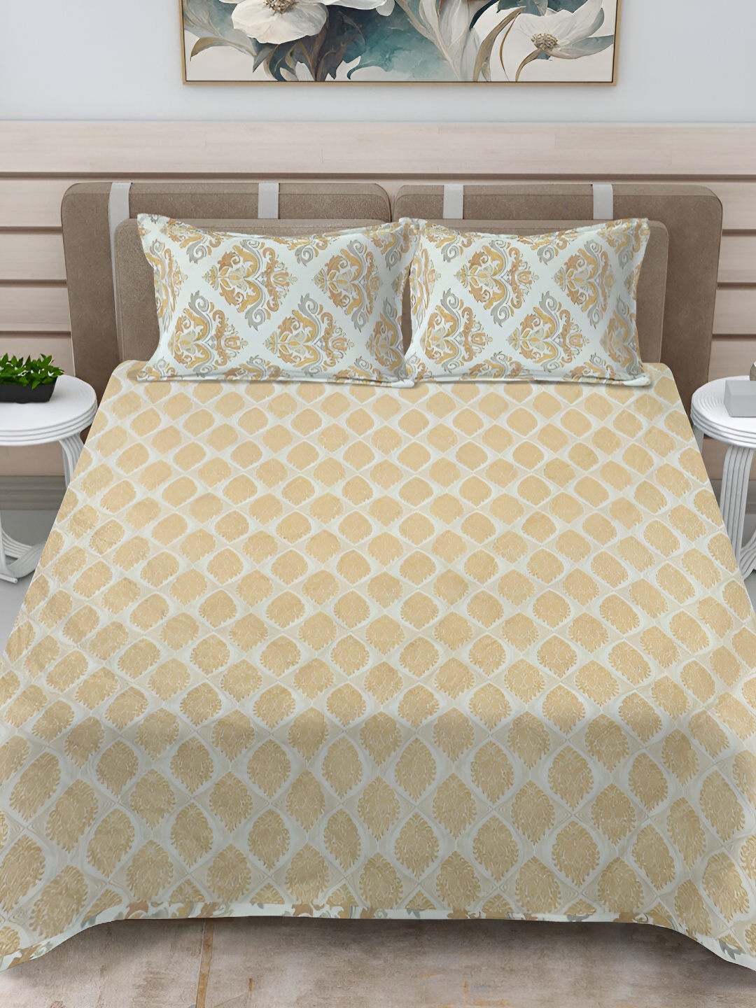 

Fabinaliv White & Gold Motifs Print Quilted Reversible King Bed Cover & 2 Pillow Covers