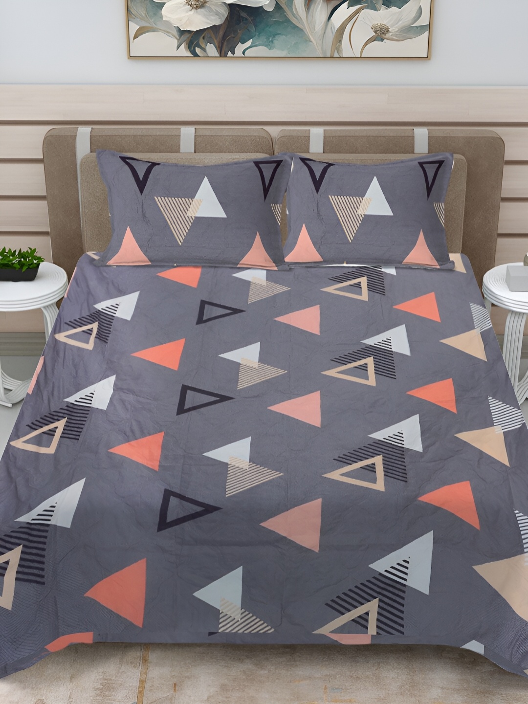 

Fabinaliv Grey & Black Geometric Print Quilted Reversible King Bed Cover & 2 Pillow Covers