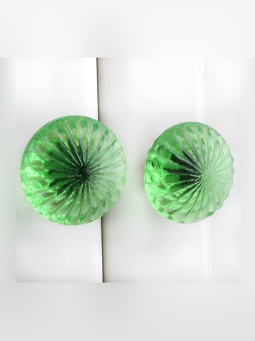 

Indianshelf Green Daisy Flower Textured Thick & Rust-free Cabinet Knob