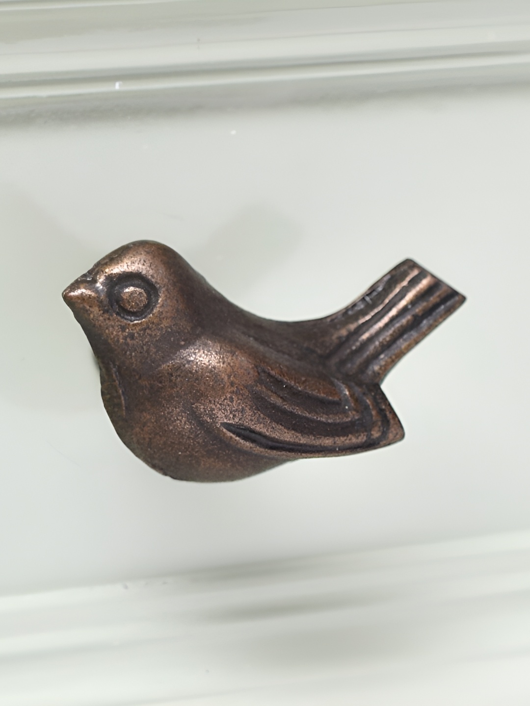 

Indianshelf Beige & Brown Bird Dresser Cabinet Knob