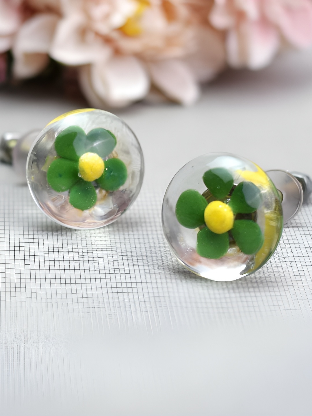 

Indianshelf Green & Yellow Flower Engraved Glass Drawer Knob