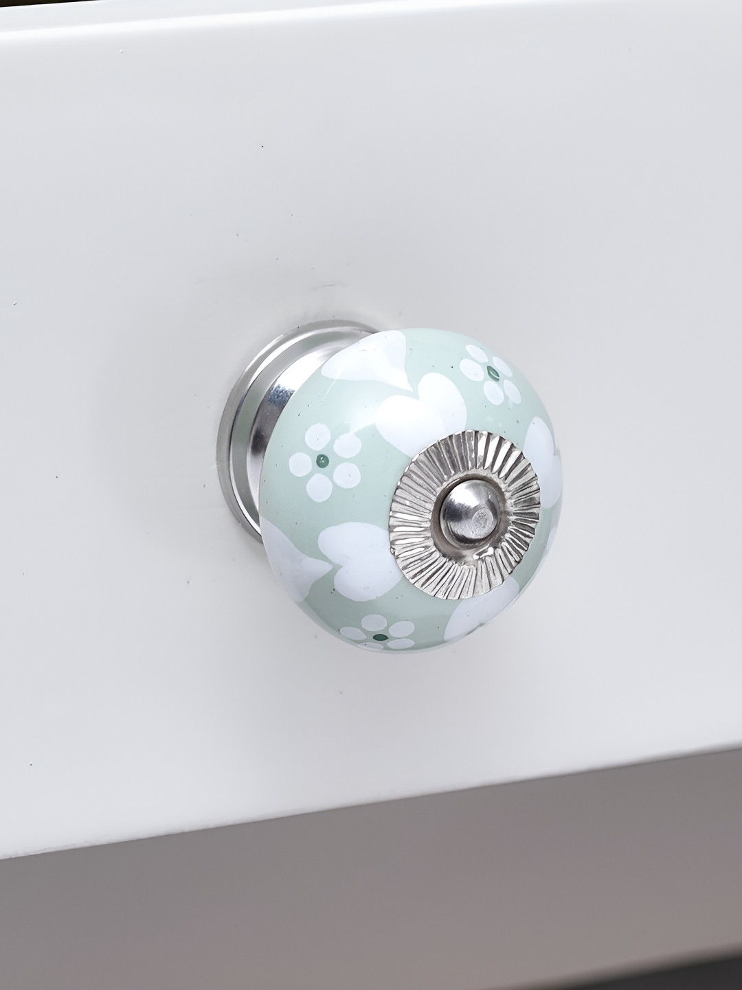 

Indianshelf Green & White Floral Heart Printed Wardrobe Knob